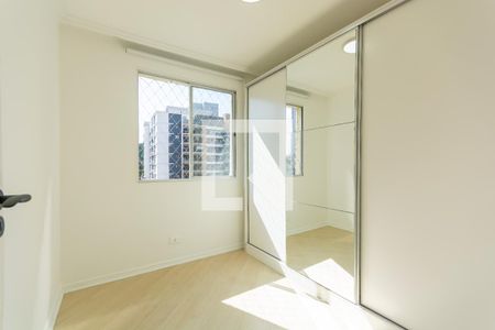 Quarto 1 de apartamento para alugar com 2 quartos, 65m² em Cabral, Curitiba