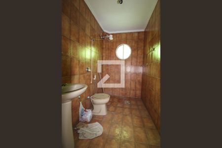 Casa à venda com 213m², 4 quartos e 3 vagasBanheiro da Suíte (1º pavimento)