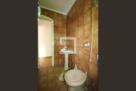 Casa à venda com 213m², 4 quartos e 3 vagasBanheiro da Suíte (1º pavimento)