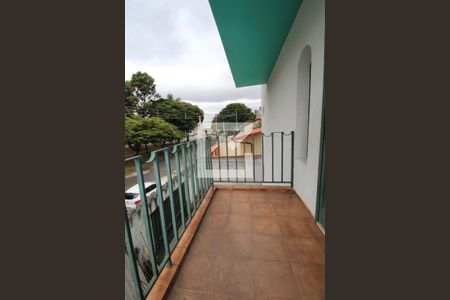 Casa à venda com 213m², 4 quartos e 3 vagasSacada do Quarto Suíte (1º pavimento)