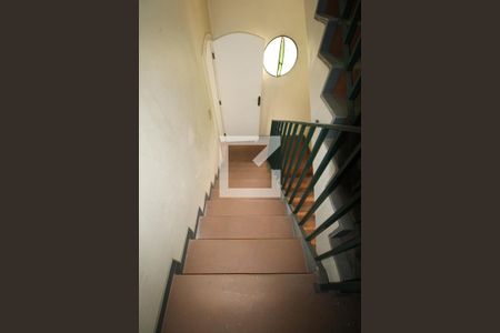 Casa à venda com 213m², 4 quartos e 3 vagasEscada