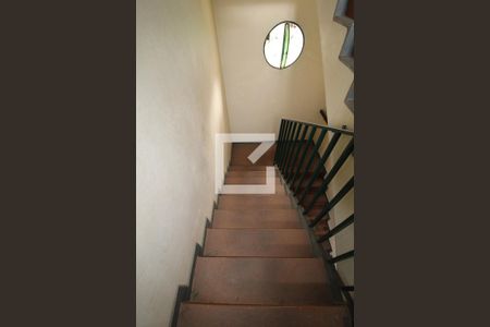 Casa à venda com 213m², 4 quartos e 3 vagasEscada