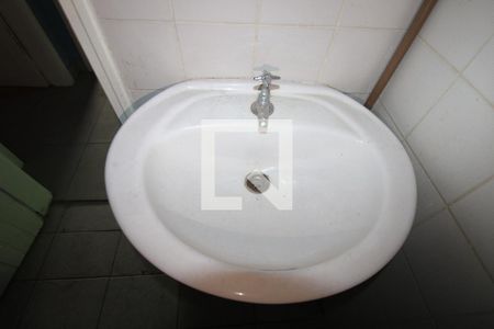 Casa à venda com 213m², 4 quartos e 3 vagasBanheiro social (térreo)