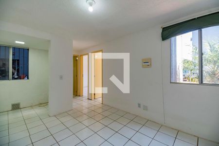 Sala  de apartamento para alugar com 2 quartos, 40m² em Jardim Dona Leopoldina, Porto Alegre