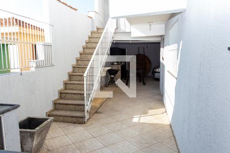 Casa para alugar com 262m², 4 quartos e 4 vagasEscada