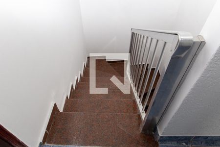 Casa para alugar com 262m², 4 quartos e 4 vagasEscada