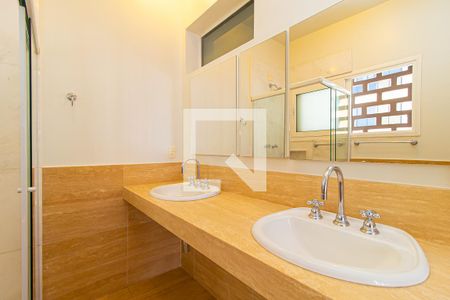 Apartamento à venda com 215m², 4 quartos e 2 vagasBanheiro da Suíte 1