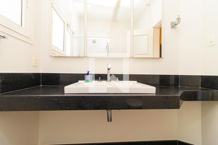 Apartamento à venda com 215m², 4 quartos e 2 vagasBanheiro Social