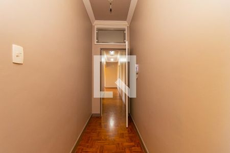Apartamento à venda com 215m², 4 quartos e 2 vagasCorredor