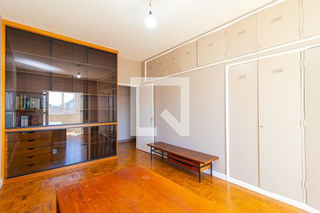 Apartamento à venda com 215m², 4 quartos e 2 vagasEscritório