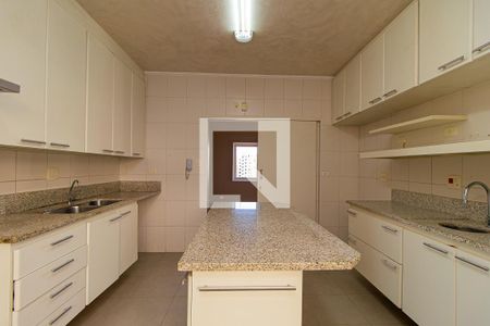 Apartamento à venda com 215m², 4 quartos e 2 vagasCozinha