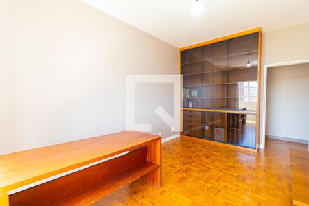 Apartamento à venda com 215m², 4 quartos e 2 vagasEscritório