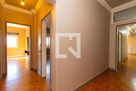 Apartamento à venda com 215m², 4 quartos e 2 vagasCorredor