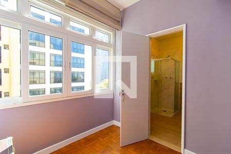 Apartamento à venda com 215m², 4 quartos e 2 vagasSuíte 1