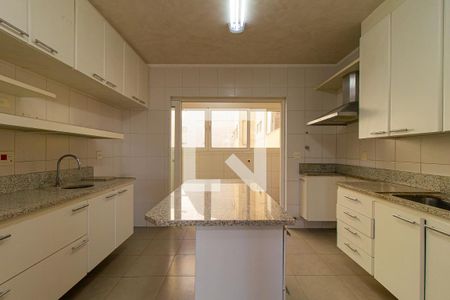 Apartamento à venda com 215m², 4 quartos e 2 vagasCozinha