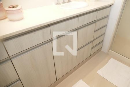 Apartamento à venda com 191m², 3 quartos e 2 vagasSuíte banheiro