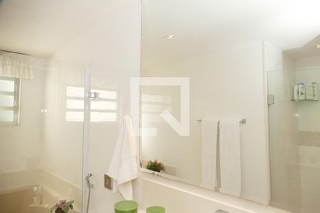 Apartamento à venda com 191m², 3 quartos e 2 vagasBanheiro social