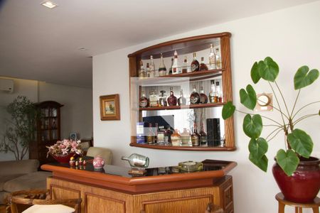 Apartamento à venda com 191m², 3 quartos e 2 vagasSala