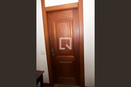 Apartamento à venda com 191m², 3 quartos e 2 vagasPorta entrada