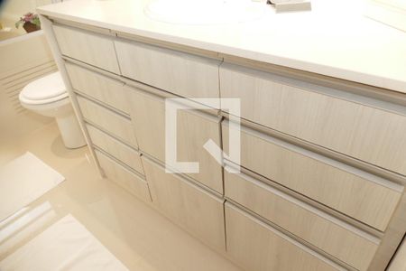 Apartamento à venda com 191m², 3 quartos e 2 vagasBanheiro social