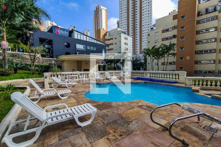 Apartamento à venda com 105m², 3 quartos e 2 vagasÁrea Comum - Piscina