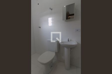 Banheiro de kitnet/studio para alugar com 1 quarto, 30m² em Vila Ipojuca, São Paulo