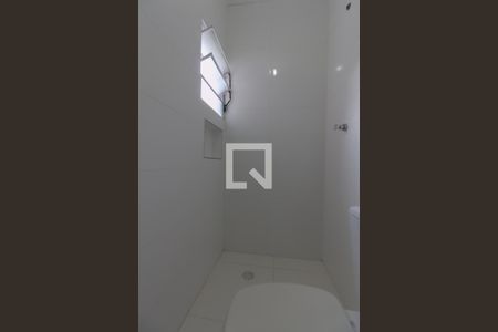 Banheiro de kitnet/studio para alugar com 1 quarto, 30m² em Vila Ipojuca, São Paulo