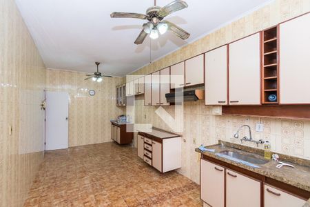 Casa à venda com 365m², 5 quartos e 4 vagasCozinha