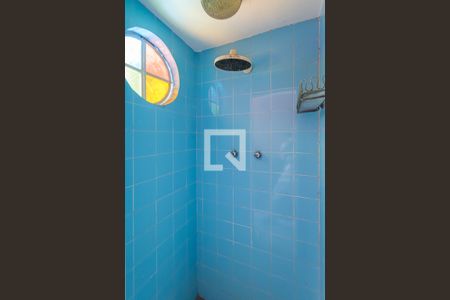 Casa à venda com 365m², 5 quartos e 4 vagasDucha