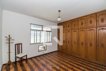 Casa à venda com 365m², 5 quartos e 4 vagasQuarto 2 Suíte