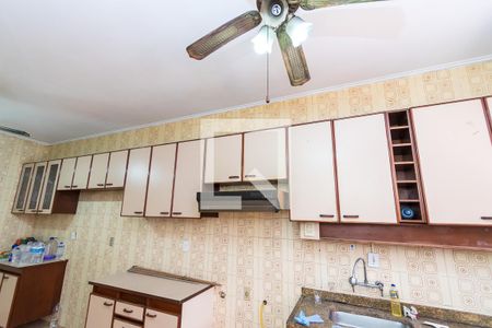 Casa à venda com 365m², 5 quartos e 4 vagasCozinha - Armários