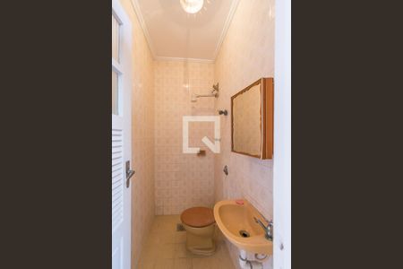 Casa à venda com 365m², 5 quartos e 4 vagasBanheiro de Serviço