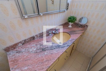 Casa à venda com 365m², 5 quartos e 4 vagasBanheiro da Suíte