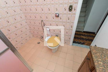 Casa à venda com 365m², 5 quartos e 4 vagasBanheiro Social (1º andar)