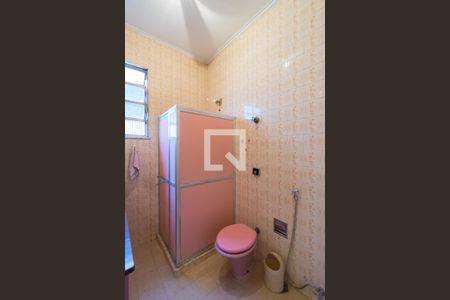 Casa à venda com 365m², 5 quartos e 4 vagasBanheiro Social (2º andar)