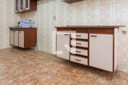 Casa à venda com 365m², 5 quartos e 4 vagasCozinha - Armários