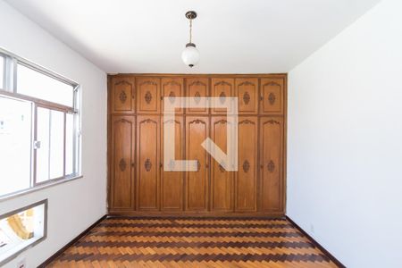 Casa à venda com 365m², 5 quartos e 4 vagasQuarto 2 Suíte - Armário