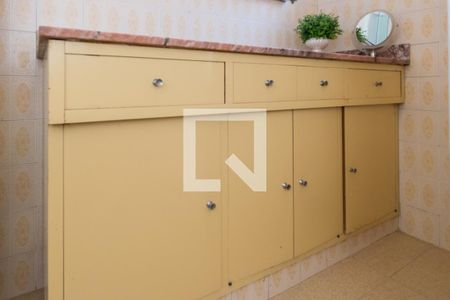 Casa à venda com 365m², 5 quartos e 4 vagasBanheiro da Suíte