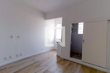 Sala/Quarto de kitnet/studio para alugar com 1 quarto, 16m² em Laranjeiras, Rio de Janeiro