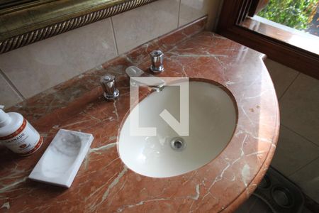 Casa para alugar com 156m², 3 quartos e 2 vagasBanheiro social