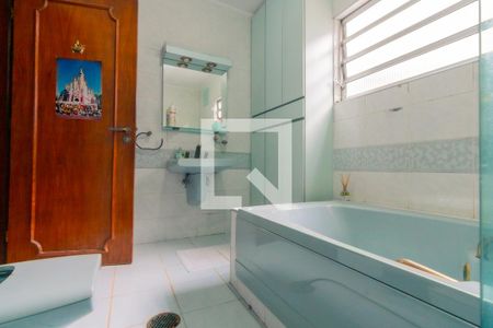 Casa para alugar com 340m², 5 quartos e 4 vagas Casa para alugar com 340m², 5 quartos e 4 vagasBanheiro da suíte 1