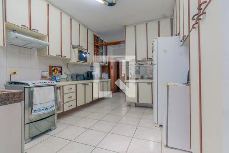 Casa para alugar com 340m², 5 quartos e 4 vagas Casa para alugar com 340m², 5 quartos e 4 vagasCozinha