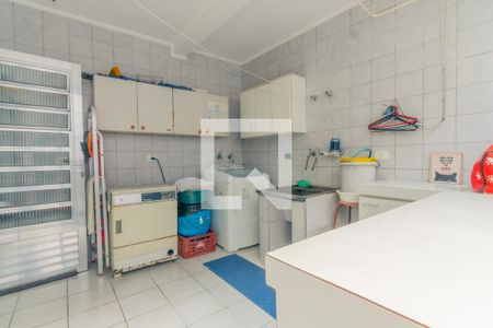 Casa para alugar com 340m², 5 quartos e 4 vagas Casa para alugar com 340m², 5 quartos e 4 vagasÁrea de serviço