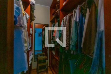 Casa para alugar com 340m², 5 quartos e 4 vagas Casa para alugar com 340m², 5 quartos e 4 vagasCloset do quarto 1
