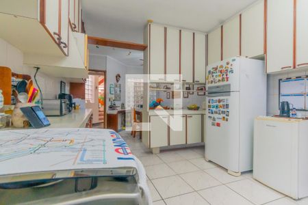 Casa para alugar com 340m², 5 quartos e 4 vagas Casa para alugar com 340m², 5 quartos e 4 vagasCozinha