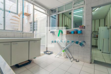 Casa para alugar com 340m², 5 quartos e 4 vagas Casa para alugar com 340m², 5 quartos e 4 vagasÁrea de serviço
