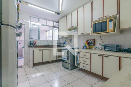 Casa para alugar com 340m², 5 quartos e 4 vagas Casa para alugar com 340m², 5 quartos e 4 vagasCozinha