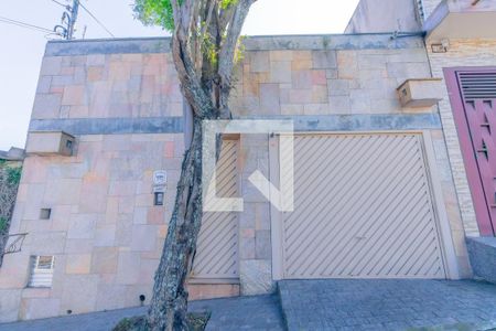 Casa para alugar com 340m², 5 quartos e 4 vagas Casa para alugar com 340m², 5 quartos e 4 vagasFachada