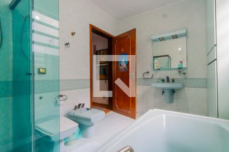 Casa para alugar com 340m², 5 quartos e 4 vagas Casa para alugar com 340m², 5 quartos e 4 vagasBanheiro da suíte 1