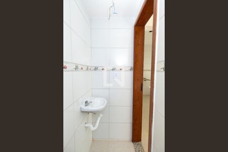 Casa de condomínio para alugar com 75m², 2 quartos e 1 vaga Casa de condomínio para alugar com 75m², 2 quartos e 1 vagaBanheiro